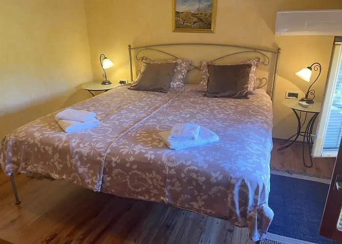 Semesterbostad Valmoneda *