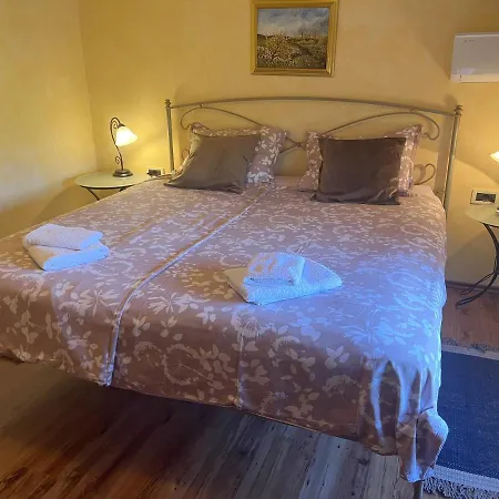 Holiday home Valmoneda *