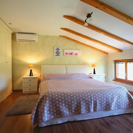 Holiday home Valmoneda *